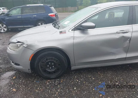 2016 Chrysler 200 Lx z USA, uszkodzony, nr VIN 1C3CCCFB1GN134080